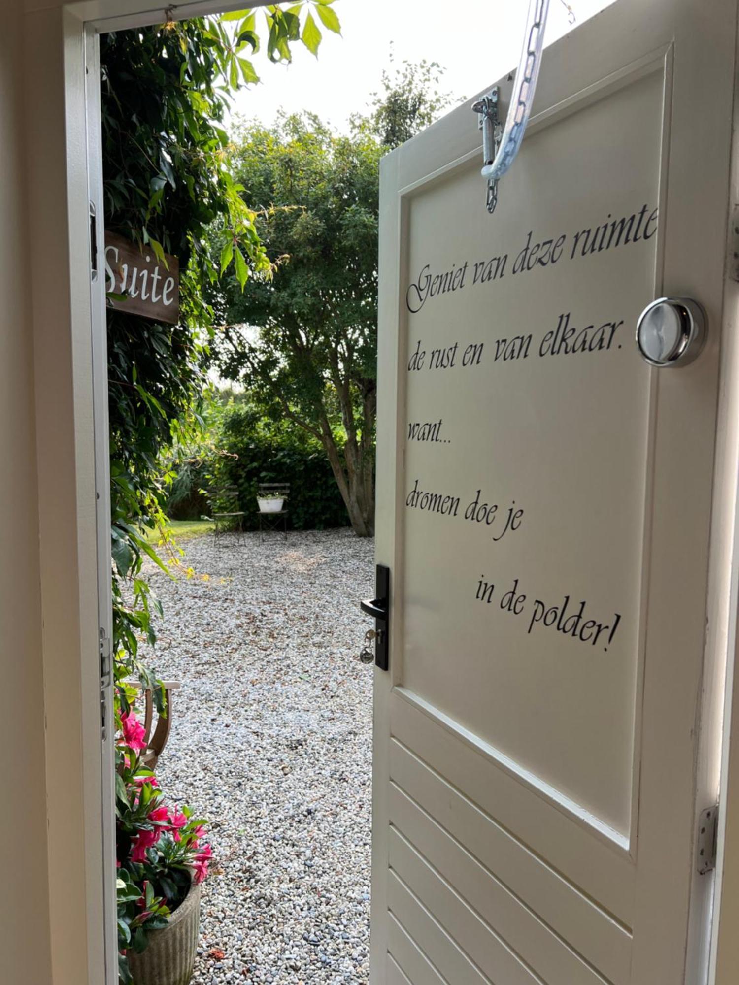 B & B 'Droom In De Polder De Suite Met Prive Sauna アルネマイデン エクステリア 写真