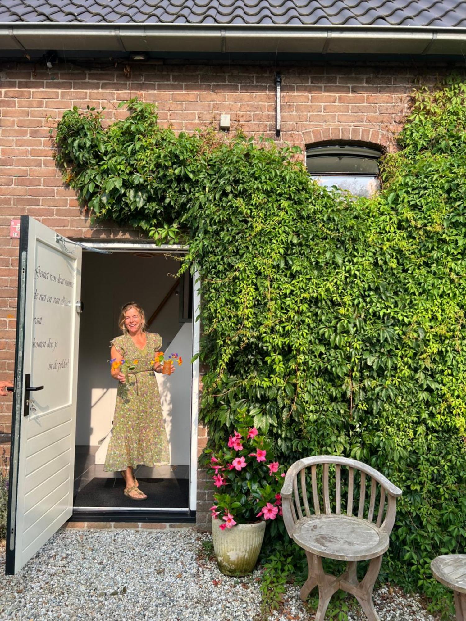 B & B 'Droom In De Polder De Suite Met Prive Sauna アルネマイデン エクステリア 写真